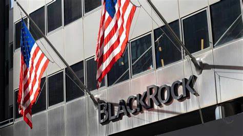  BlackRock Bitcoin ETF earns more than its flagship S&amp;P 500 fund 