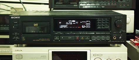 They don't make 'em like that any more: Sony DTC-700 audio DAT player/recorder