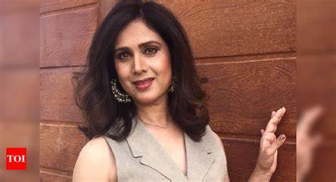 Meenakshi Seshadri finally breaks her silence on Rajkumar Santoshi's plans to marry her - Exclusive - TOI Etimes