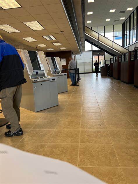 Chase Bank in Canoga Park, Topanga Canyon Blvd - Localmint