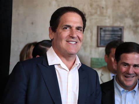 Billionaire Mark Cuban doesn’t understand how anyone in business or any hard working American would vote for Trump after his outburst at a rally when his mic dropped out - Yahoo Finance