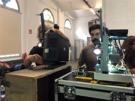 LaborBerlin: State-of-the-Art 16mm Projector