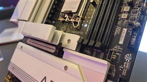 Материнские платы Gigabyte уязвимы перед UEFI-малварью