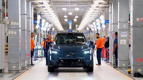 Volvo Cars to start mid-size SUV production at US plant next year
