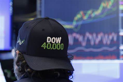 Dow Gains 500 Points. It's Within Striking Distance of a Record
