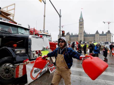 Money flowed to convoy protesters through envelopes of cash, cryptocurrency campaign, inquiry hears - CBC News