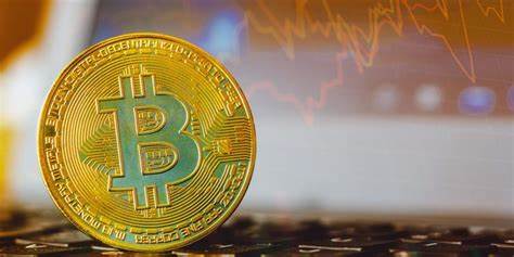 Bitcoin Crashes: Experts Warn Of 6-Month Slump To $73,000 - TradingView