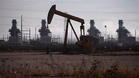 Oil Slips Amid Trade Fears, OPEC+ Supply Hikes