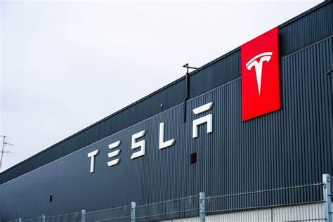 Tesla (TSLA) Powers Cleaner Future Despite Delivery Decline and Analyst Uncertainty