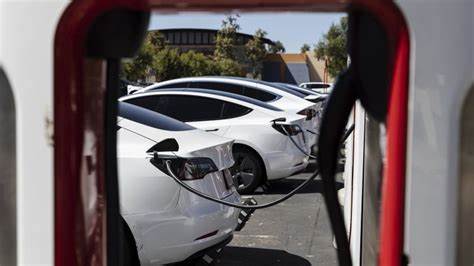 Tesla Investors Are Tired of Distractions, Says Blair
