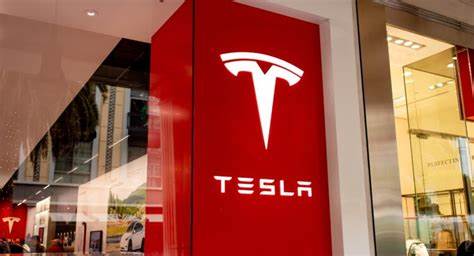 Tesla Stock Bull Says 'Tesla Board Needs To Act Now' As Elon Musk Doubles Down On Politics