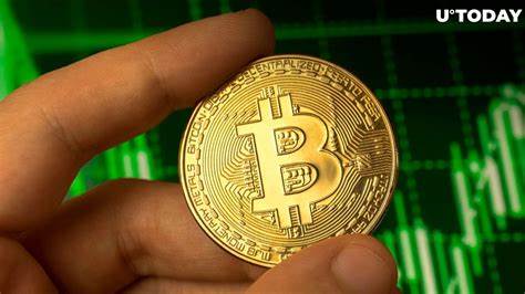  Bitcoin squeezes shorts in $108K spike as US jobs drop most in 2 years 