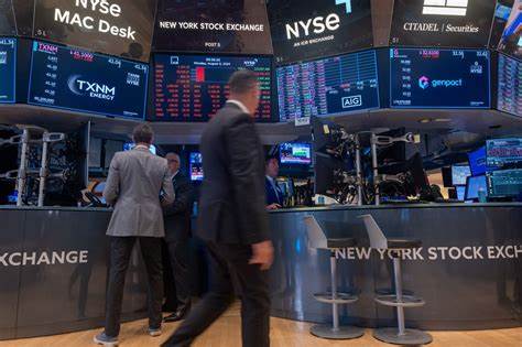Global stock rout deepens as Dow plunges over 1,100 points, S&P 500, Nasdaq sink 3% - Yahoo Finance