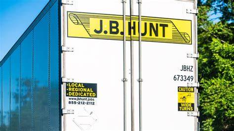 J.B. Hunt Fundamentals Still Stuck In The Mud: Analyst