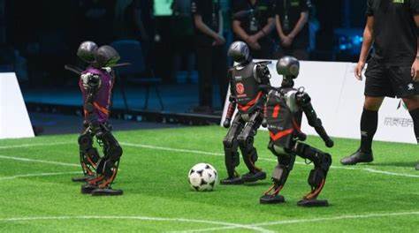 First robot football match happened in China, it's like watching drunk toddlers