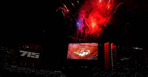 Hologram recreation of Hank Aaron's 715th home run on July 15 MLB All Star Game [video]