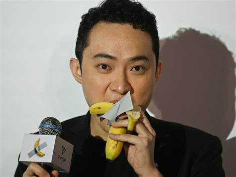 Chinese crypto executive Justin Sun buys a banana tapped to a wall for US$6.24m, and plans to eat it - TheValue.com