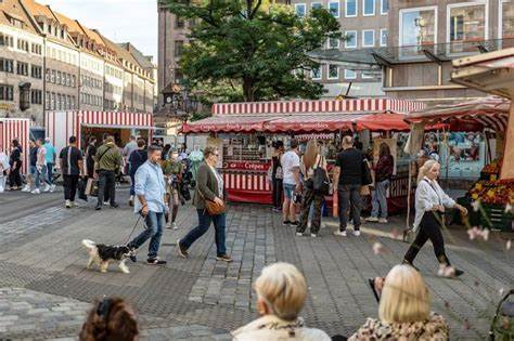 German Consumers Grow More Cautious as Confidence Slips