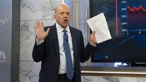 Jim Cramer Calls Wells Fargo CEO “Terrific