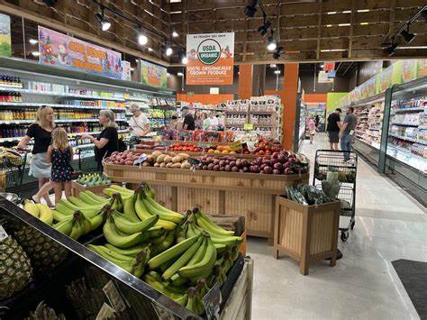 Funds Stock Up On This Natural Grocer Near Fresh Breakout