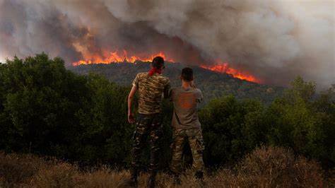 Greece: Wildfires continue to burn with danger mounting - DW