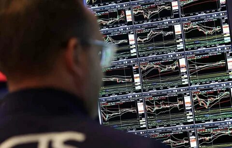 S&P 500 Gains and Losses Today: Tech Stocks Jump as Trump Softens Stance on Fed and Trade