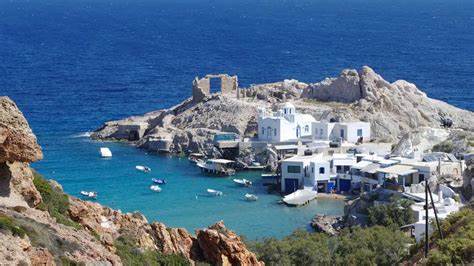 Milos une île volcanique spectaculaire aux multiples couleurs