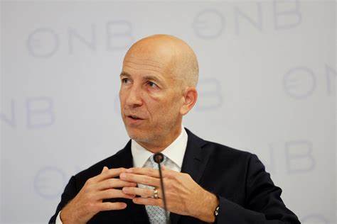 ECB policymakers keep rate options open amid uncertain outlook