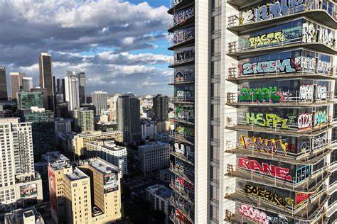 Multiple Floors of Los Angeles Skyscrapers Are Covered in Graffiti (Published 2024) - The New York Times