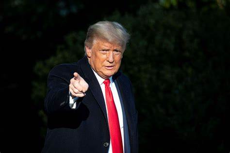Trump orders federal workers back to office, weakens job protections - Yahoo