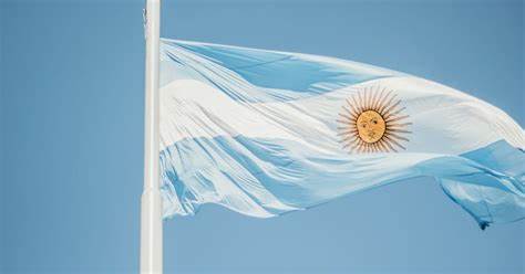 Argentines Take Refuge in Stablecoins After Economy Minister Resignation - CoinDesk