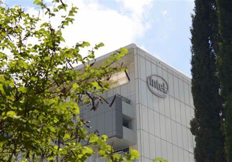 Latest Intel Engineering Layoffs Lead to an Intel Linux Driver Being Orphaned