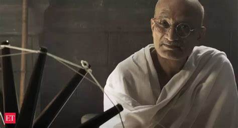 Rajkumar Santoshi’s ‘Gandhi Godse-Ek Yudh’ swept away on box office amid 'Pathaan' wave - The Economic Times