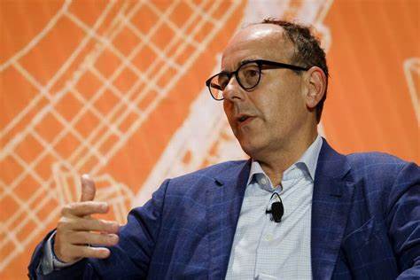 Bitcoin Reserve Is a Key To US Economic Supremacy, Says VanEck Chief