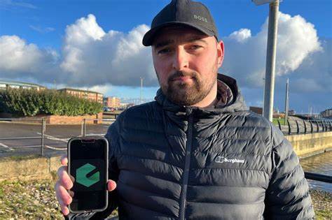 Coscoin: Crypto app users left fearing for investments - BBC