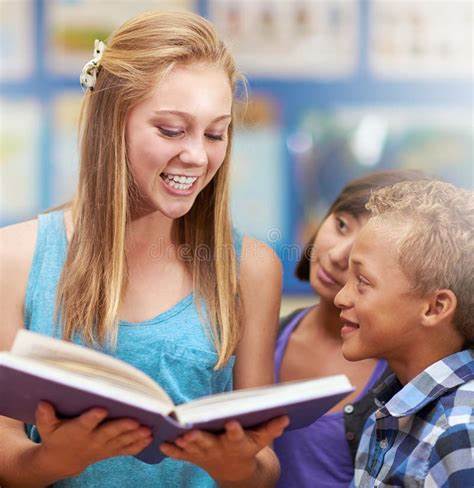 A Children's Book in a Happiness Program for College Students