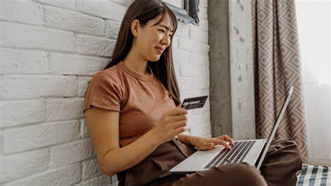 Why Money Experts Stand by This One Trick To Keep Credit Card Debt Under Control