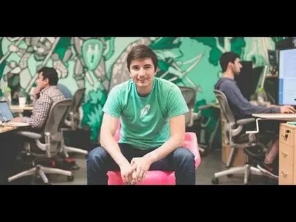 Robinhood is quietly expanding its foothold in cryptocurrency, and it could present a big challenge to Coinbase's flagship business