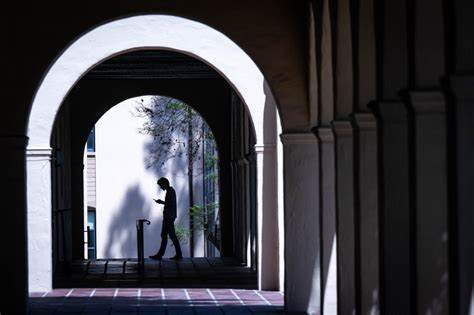 Caltech Agrees to Settle Lawsuit Accusing It of Misleading Students