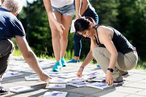 25 Fun Outdoor Team Building Activities That Won't Flop