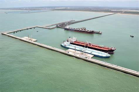 Fortescue shares up on iron ore beat; scraps US, Aussie green hydrogen projects