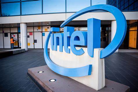 Krisentreffen in Kalifornien Bloomberg: Intel überdenkt offenbar Investitionen im Ausland