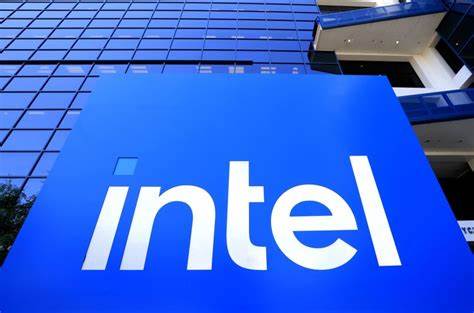 Intel’s Sales Top Estimates, But Chipmaker Posts a Loss Amid Turnaround Efforts