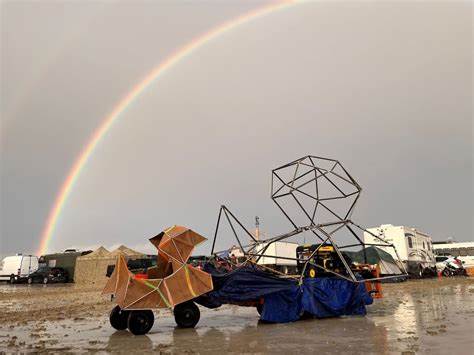 Nach heftigen Regenfällen: Burning Man Festival versinkt im Schlamm