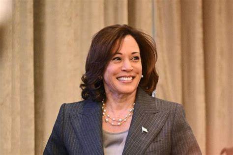 Kamala Harris im Steckbrief: Karriere, Alter, Familie und alle Infos