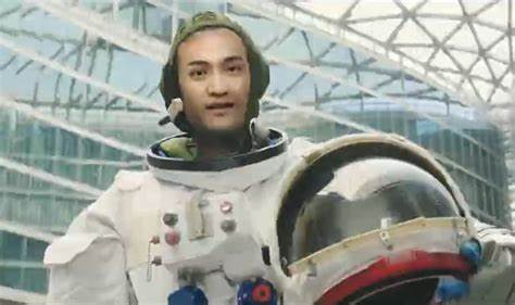 Justin Sun Wins $28M Bid for Space Voyage: Journey to the Moon?
