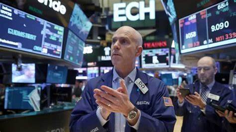 Big Banks Raise Dividends, Boost Buybacks After Less-Stressful Stress Test