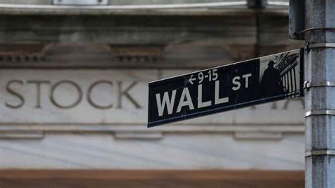 Stocks Wrap Up First Half at Records. S&P Closes Higher