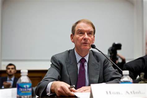 Paul Atkins Sworn in as SEC Chair, Boosting Crypto-Friendly Sentiment