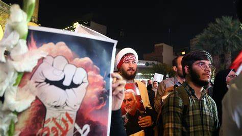 Klatschen und Freudenschüsse : In Beirut und Teheran bricht nach Irans Angriff auf Israel Jubel aus